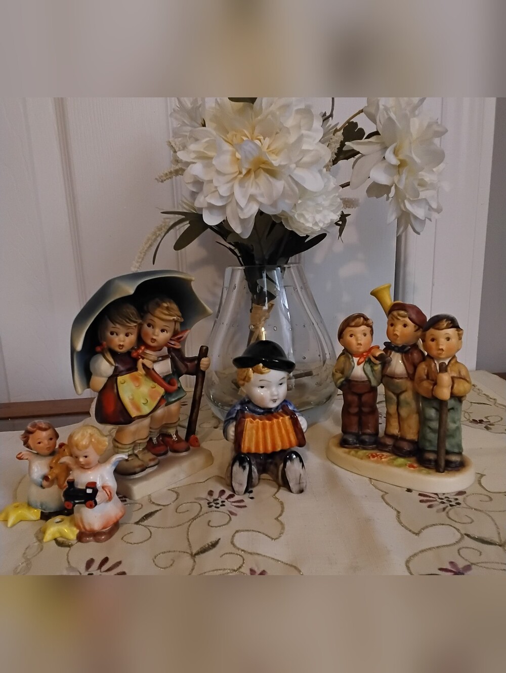 Vintage RARE Goebel Hummel Figurine Lot FIAENCE